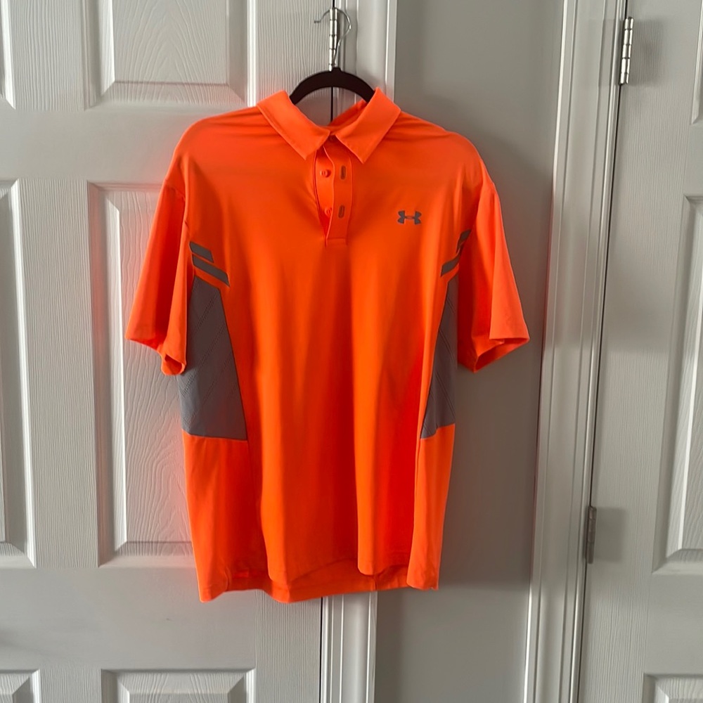 Under armour golf polo in excellent condition, worn once